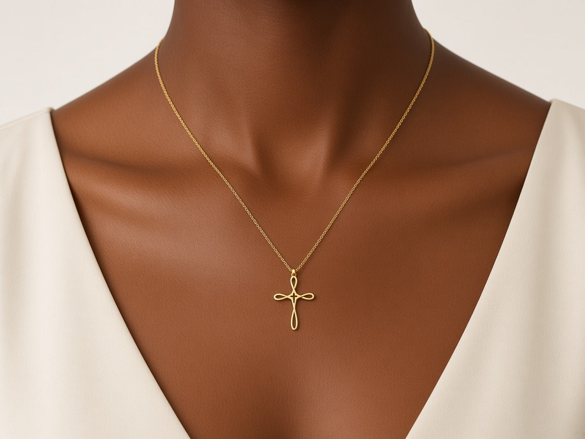 Necklace - Infinity cross - Gold worn by a model