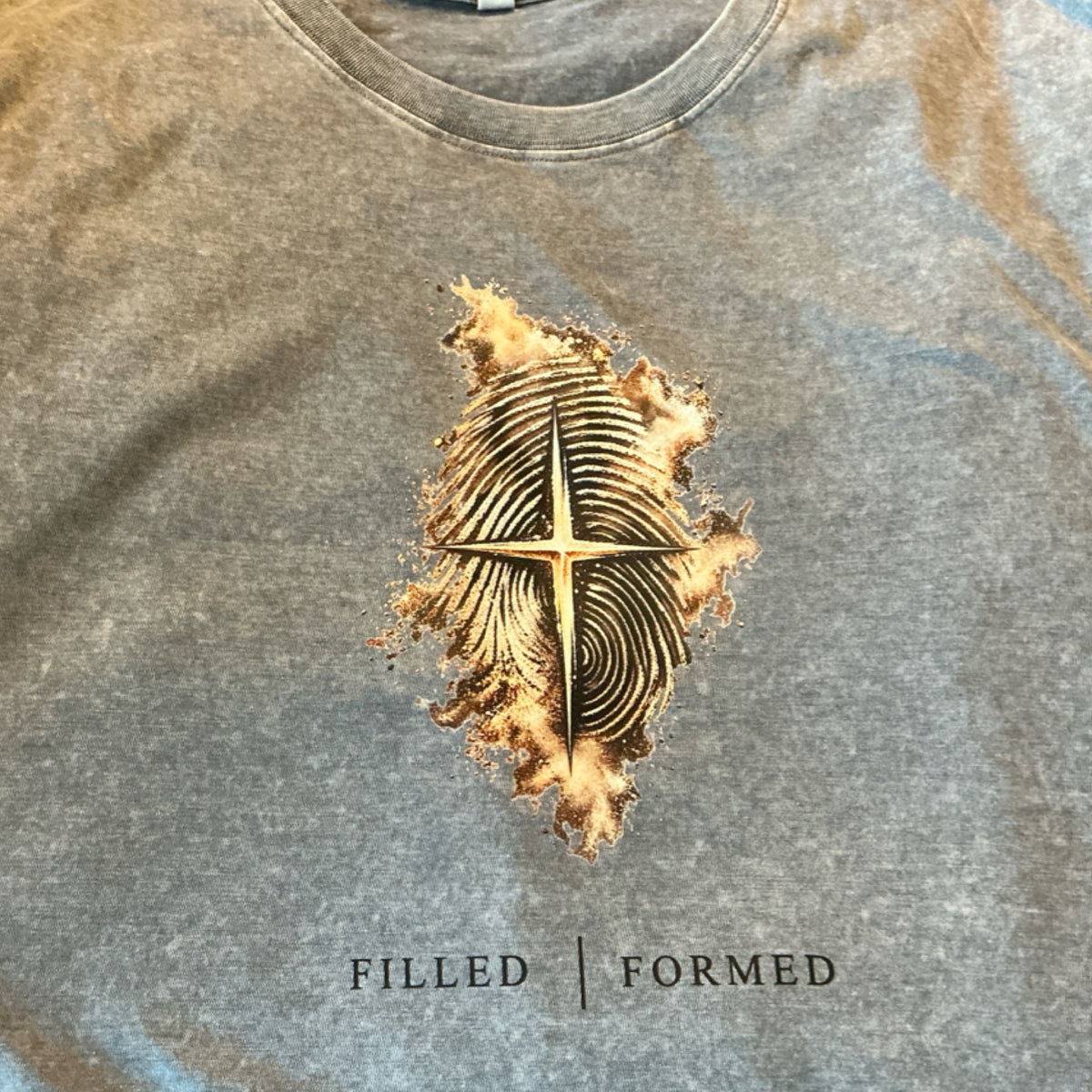 T-shirt Filled - Formed finger print grey acid wash