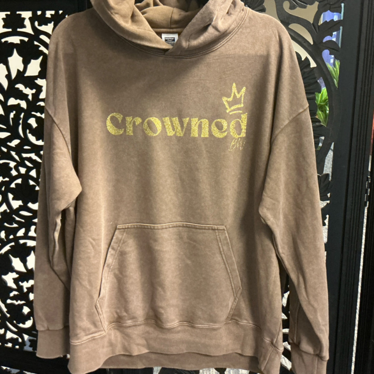 Hoodie - Crowned - Gold glitter crowned - beige acid wash