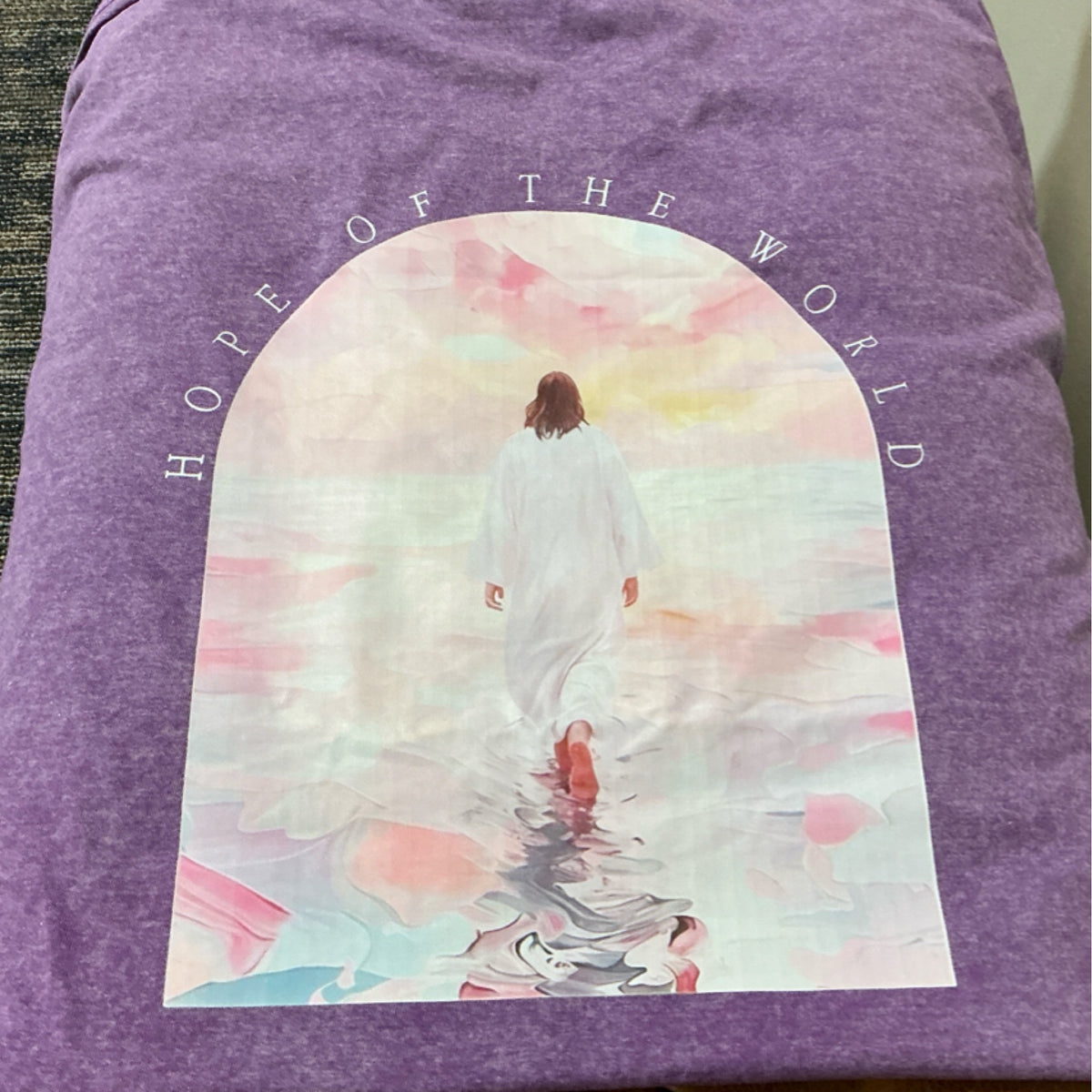 T-shirt Jesus walking on water - purple