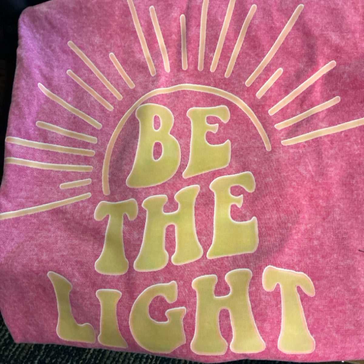 T-shirt - Be the light - Acid wash Pink