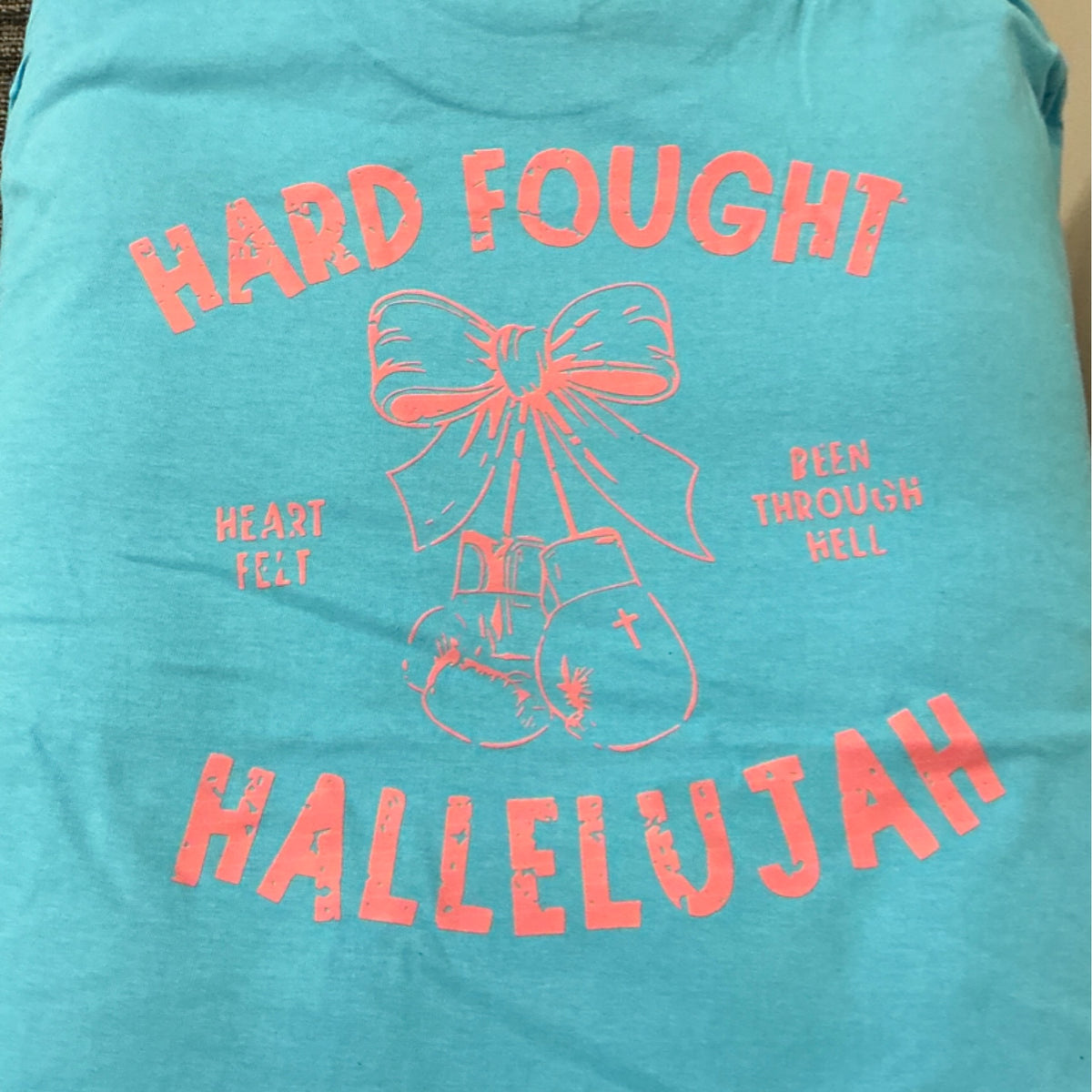T-shirt Hard fought hallelujah - light blue