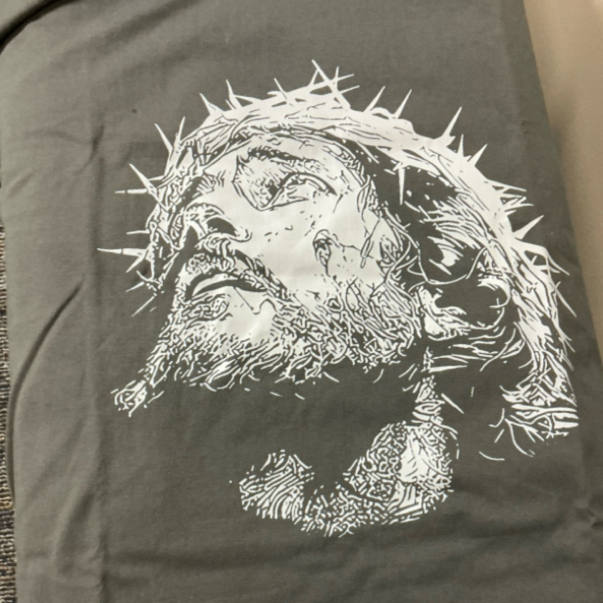 T-shirt - Jesus with crown of thorns - grey