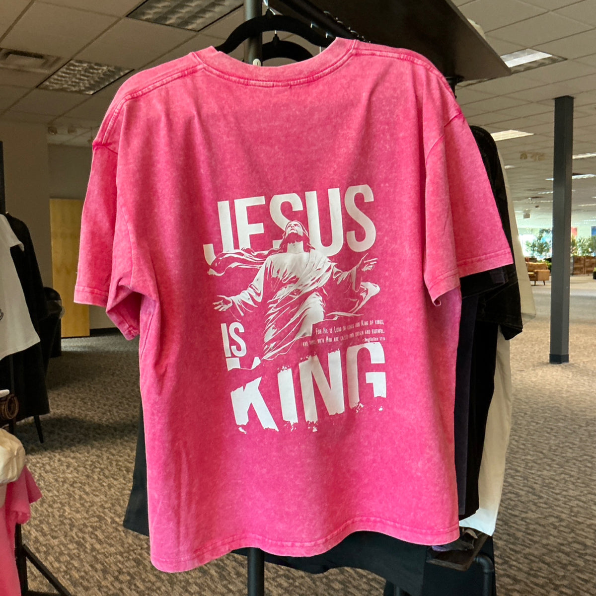 T-shirt - Jesus is king