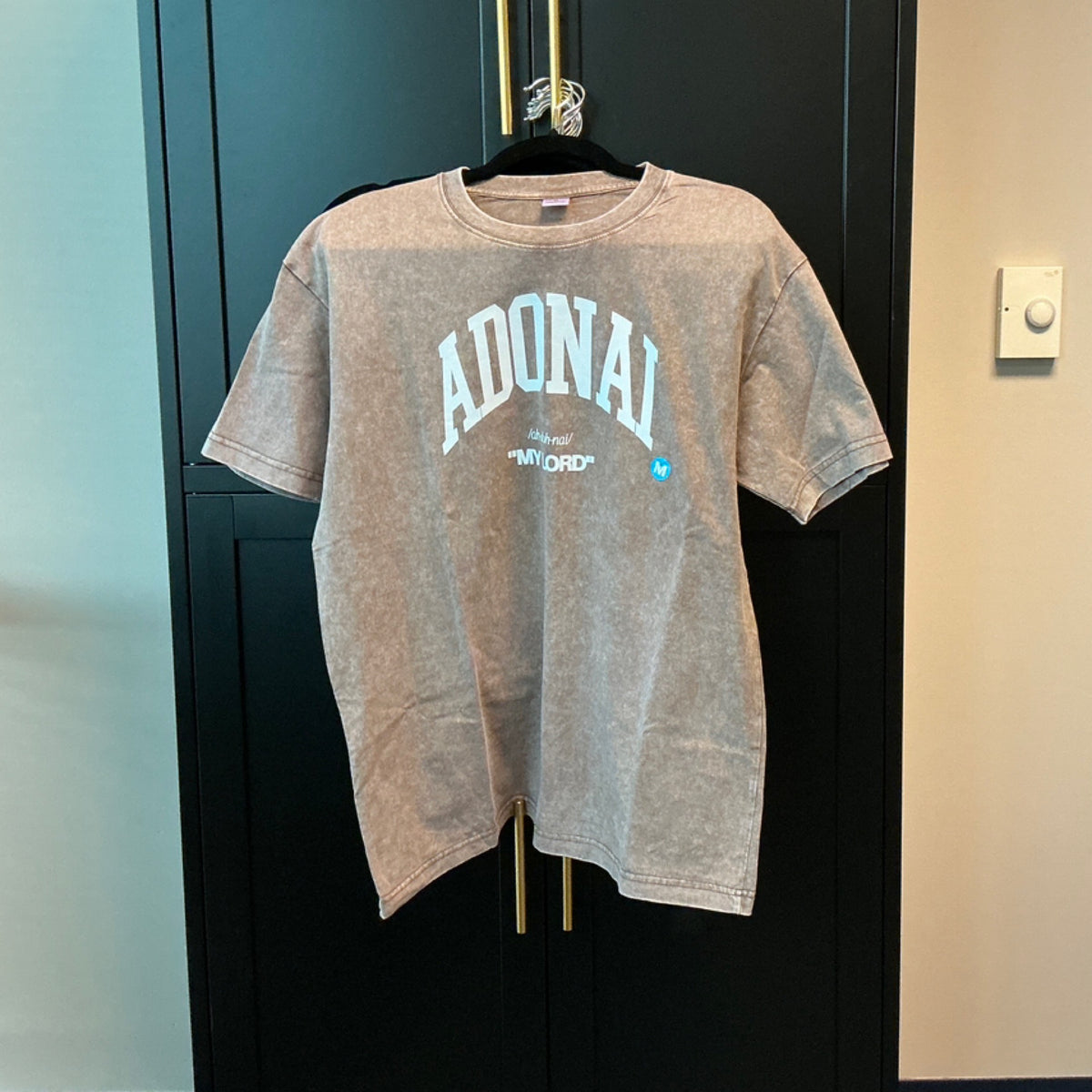 T-shirt - Adonai - Acid wash brown